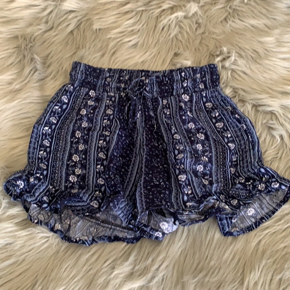 NWOT Hollister Ruffle Hem Shorts Size XS - Picture 3 of 8